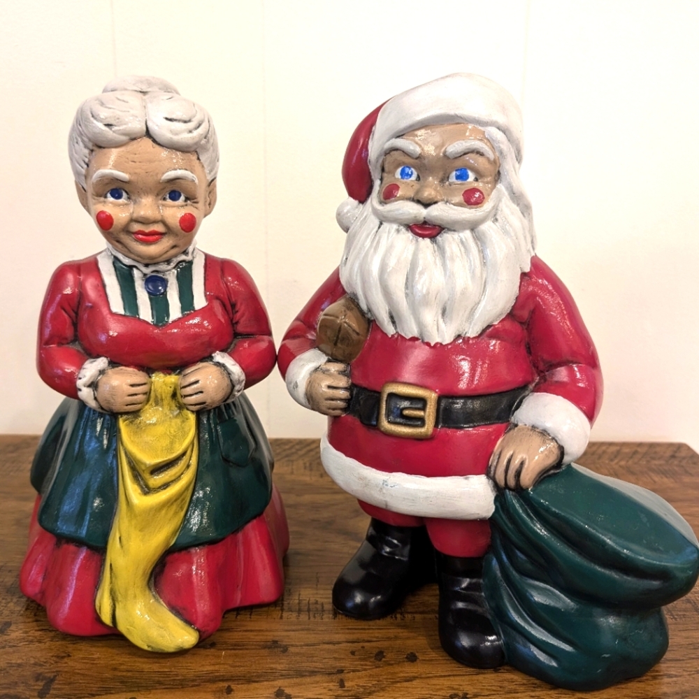 Vintage Christmas Santa & Mrs. Claus 1972 Ceramic Mold Figures 10” Signed